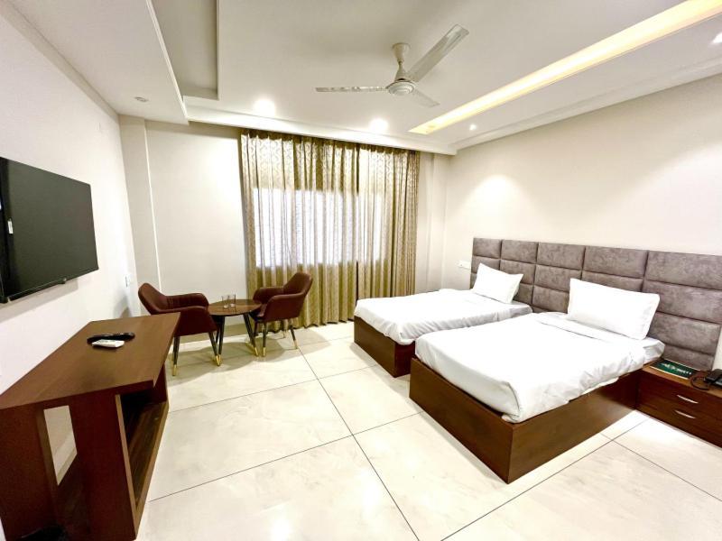 Zirakpur Prism Grand酒店 外观 照片